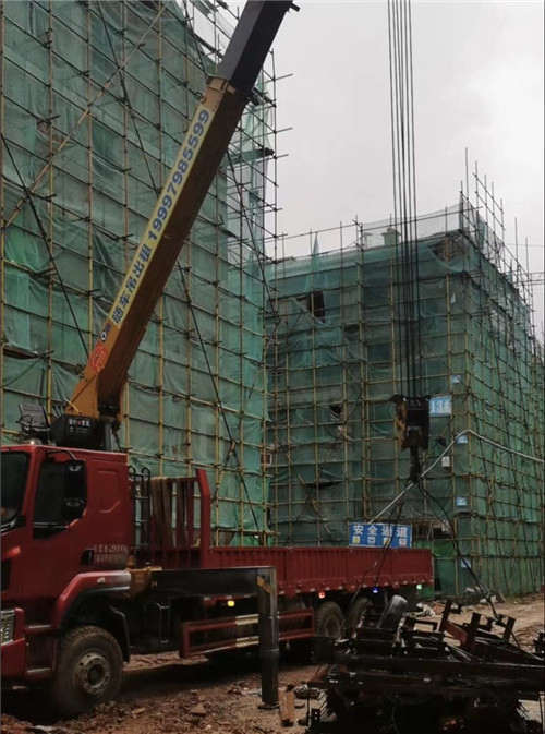 漳县“慢工细活”—— 吊车的 “微动控制” 技术