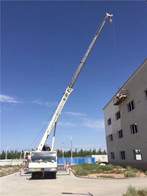 漳县“轻装强干”—— 吊车的 “轻量化臂架” 技术